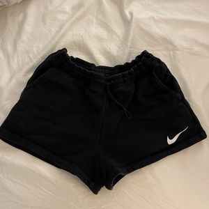 Black Nike shorts